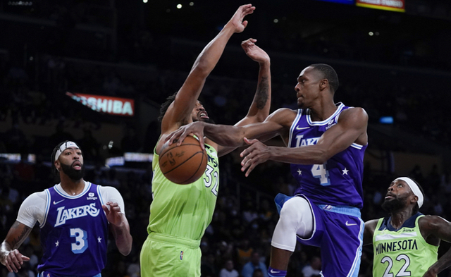 开云体育官网-风云突变上海海港国际比赛日状态回暖，中超版图或变，球迷炸锅，数据趋势出现新变化的简单介绍