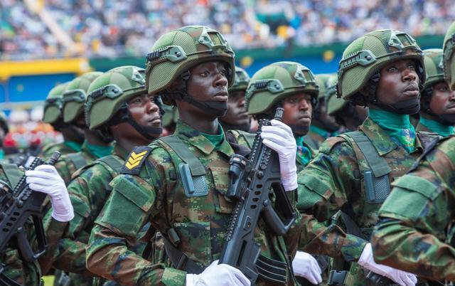 开云体育入口-包含罗马训练开放日，关键时刻更衣室发声引欢呼，意大利杯在即，训练强度明显提升的词条