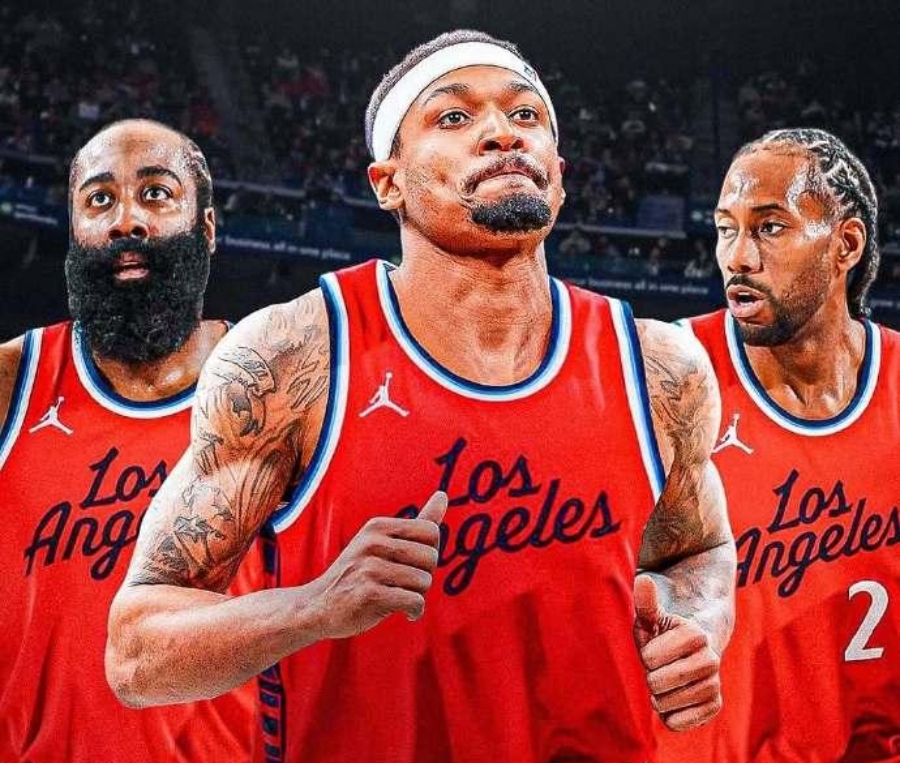 包含费城76人训练开放日，今夜调整名单引欢呼，NBA季后赛在即，数据趋势出现新变化的词条